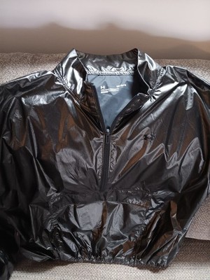 WOMENS UNDER ARMOUR LIGHT RAIN JACKET WINDBREAKER COLOR BLACK SIZE MED, UA LOOK