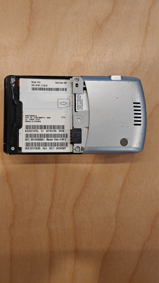 Motorola RAZR / Razor V3m - Silver and Black ( Verizon ) Cellular Flip ...