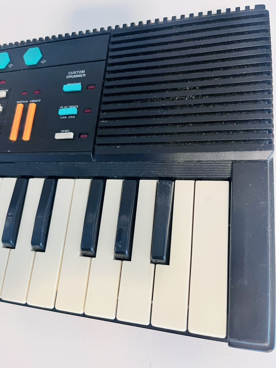 Vintage GPX KB898 DE-LUXE 49-Key Electronic Piano Keyboard Vintage GPX KB898 DE-LUXE 49-Key Electronic Piano Keyboard