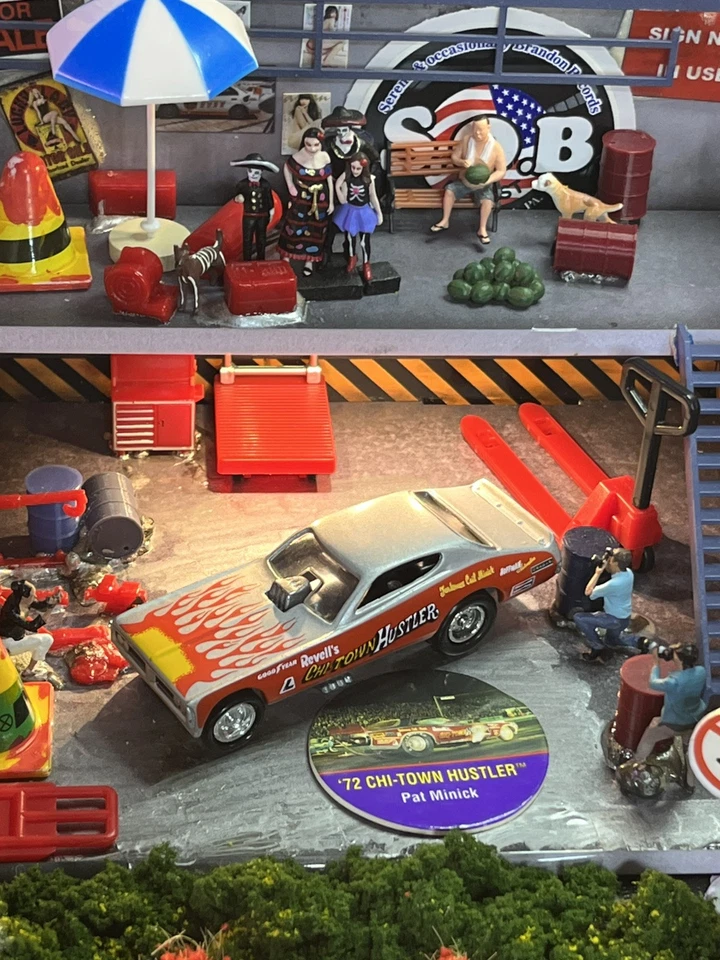 Johnny Lightning 1971 Dodge Charger Revell's Chi-Town Hustler Funny NMCondw/Coin - Изображение 4 из 4