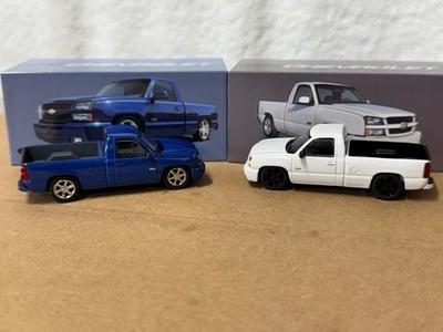 Para 64 2006 Chevy Silverado SS Ming Blue & Summit White Set 1/64 In Stock!