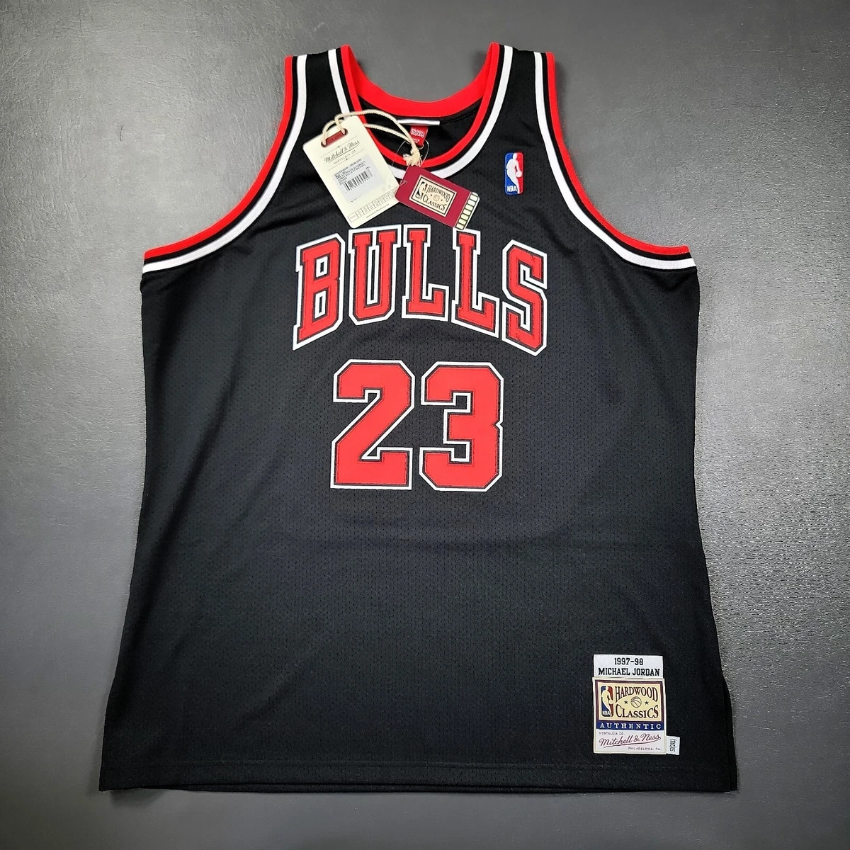 Authentic Jersey Chicago Bulls Alternate 1997-98 Michael Jordan