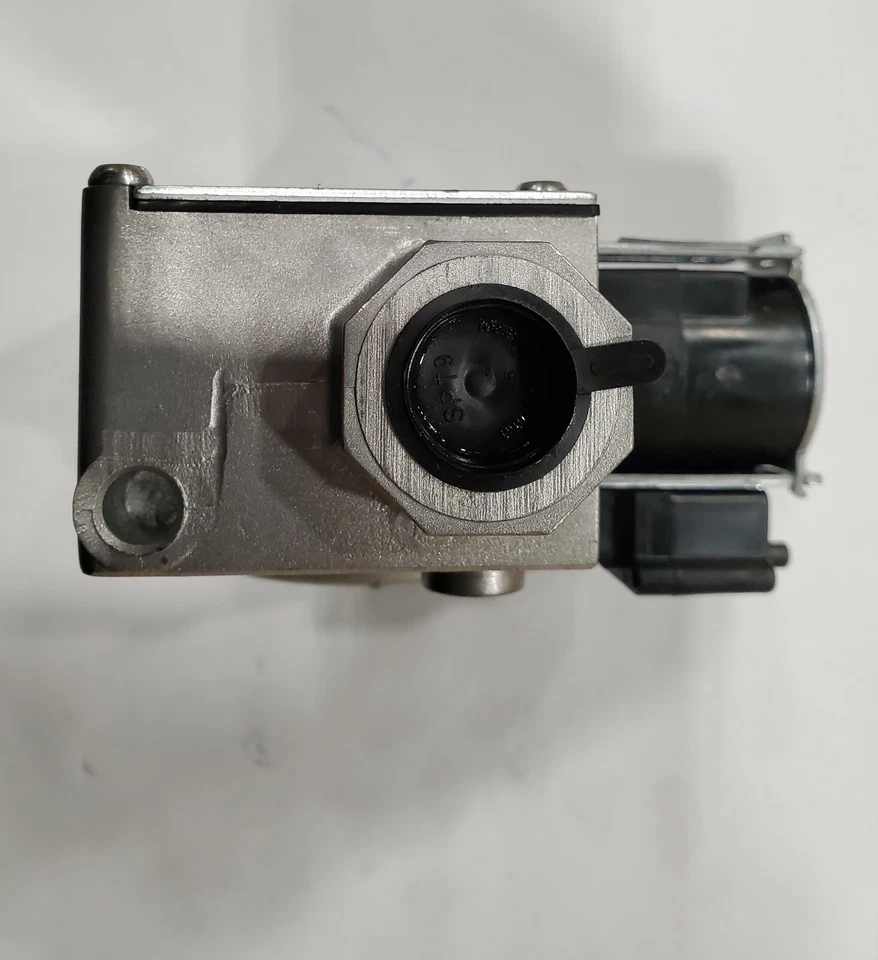 0151M00027 Goodman Amana Janitrol White Rodgers Furnace Gas Valve 0151M00027 - Image 4 of 4