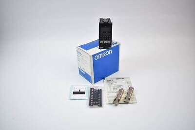 Omron Digital Controller E5EK-TAA2-500 ( Multi-Range AC/DC 24 V )