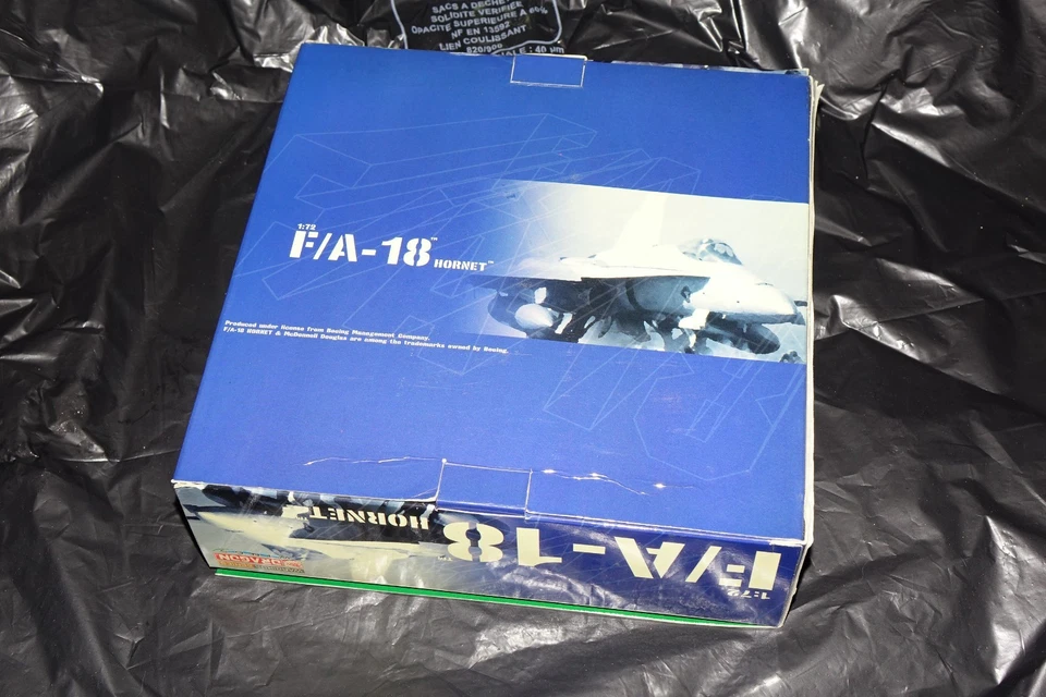 Dragon Wings 1/72 Warbirds Series FA-18 Hornet "Dambusters" Chippy Ho - Photo 3/4