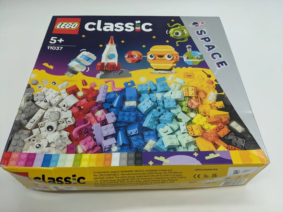 LEGO Classic 11037 Creative Space Planets Complete Set 450 Pieces Astronaut - Image 2 of 4