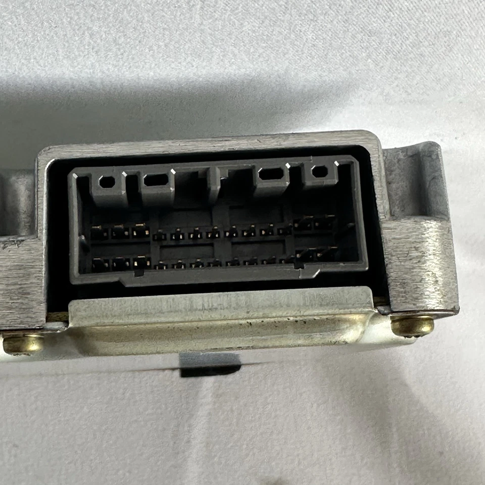 Lexus GS400 1998 1UZ ECU/ECM 89662-30010 Foto 3 de 4