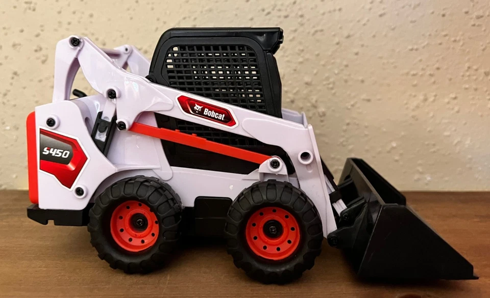 Bobcat S450 Skid-Steer Loader New Bright Plastic AMAZING SHAPE - Image 3 of 4