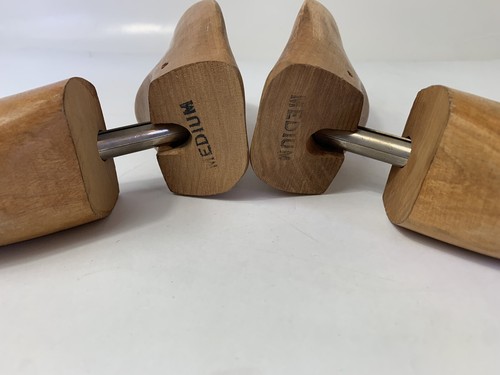 (3) Coppia di scarpiere regolabili con cerniera in legno vintage marcati 10-1 e 10-2 MILLER - Foto 19 di 23