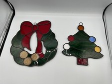 VINTAGE STAINED GLASS CHRISTMAS TREE  HOLLY WREATH W/ BOW SUN CATCHER