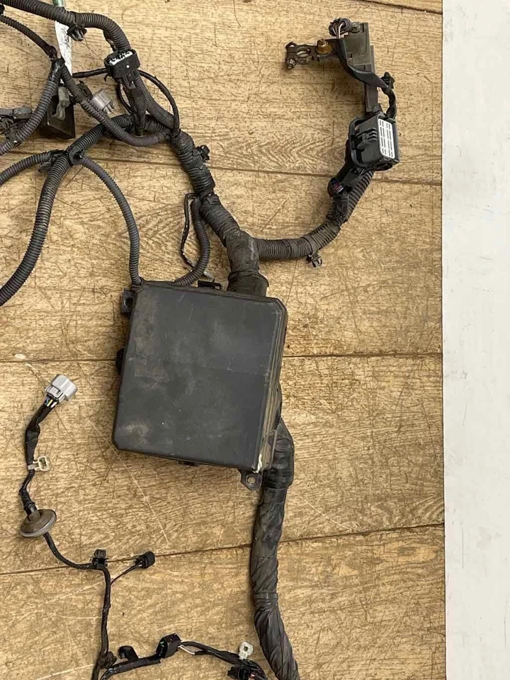 Se adapta a Outlander Sport 2.0 2012-2020 caja de fusibles de motor completa con arnés de cables OEM Foto 3 de 4