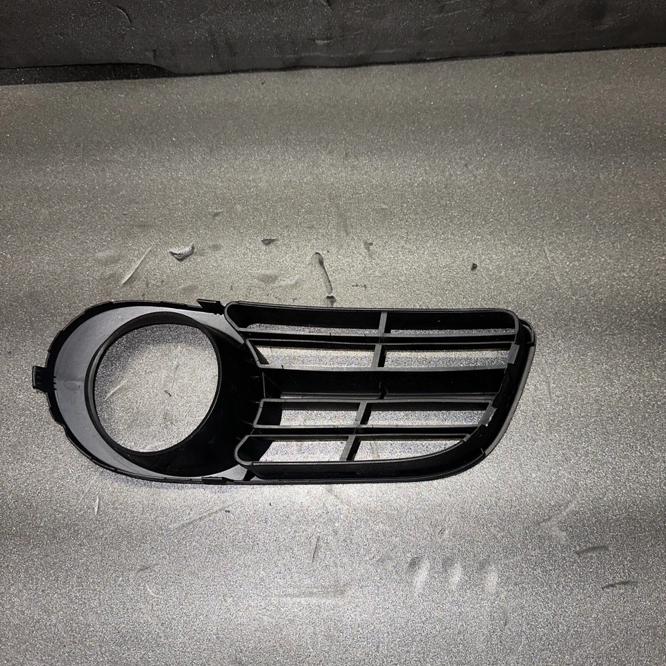 SKODA FABIA FRONT BUMPER GRILL O/S 2000- 2007 6Y0853666F - Image 2 of 3