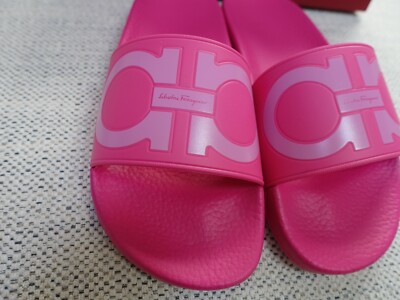 NIB Salvatore Ferragamo Gancini Groovy Pool Slides Slippers Pink