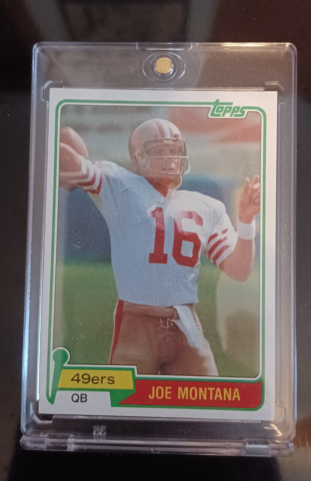 1981 topps joe montana rookie card 216 Sharp cornors and edges NM or
