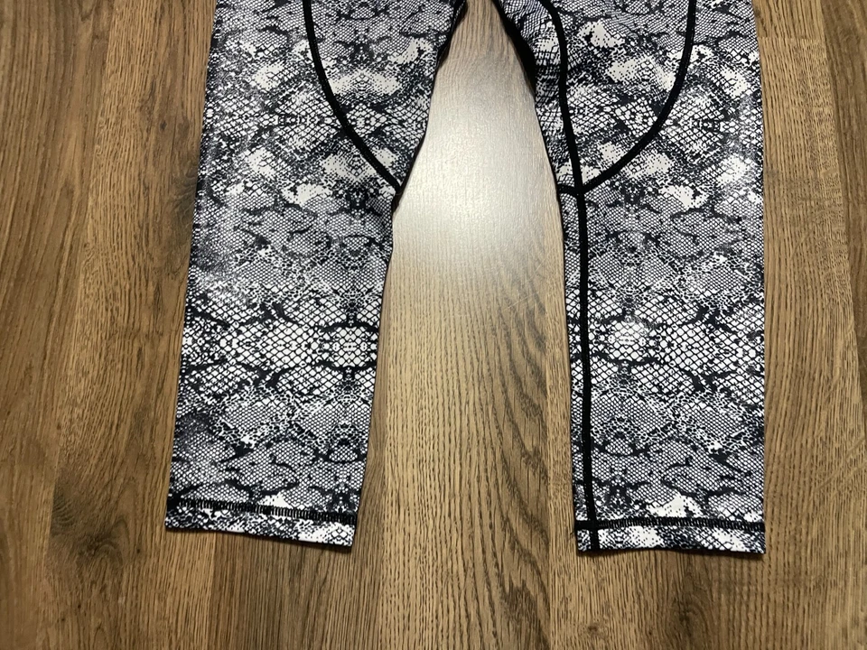 Pantalones ZYIA, Mujer Talla 4 Azul Blanco, Estampado Serpiente, Leggings Capri Foto 3 de 4