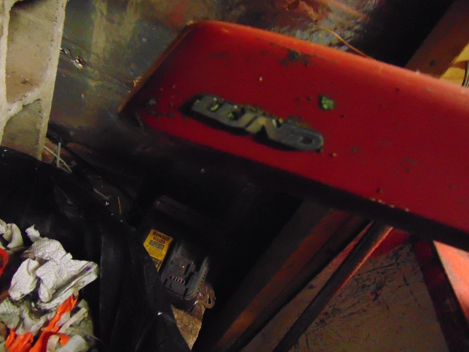 97 96 95 94 Dodge Ram преобразование фургон LUND козырек на лобовое стекло - Изображение 3 из 4