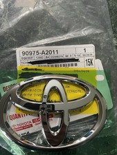 Toyota Lift-gate Deck-lid Emblem 90975 A2011 New Toyota Lift-gate Deck-lid Emblem 90975 A2011 New