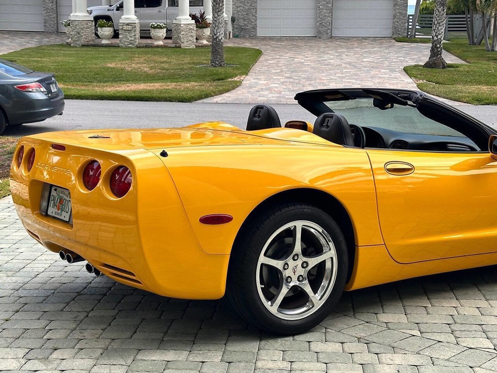 2004 Yellow Chevrolet Corvette Convertible  | C5 Corvette Photo 7