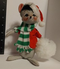 Annalee Poseable CHRISTMAS MOUSE with Snowball Collectible Doll 1994 HOLIDAY