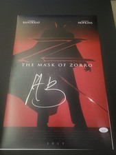 ANTONIO BANDERAS SIGNED THE MASK OF ZORO 12X18 PHOTO JSA AUTHENTICATED