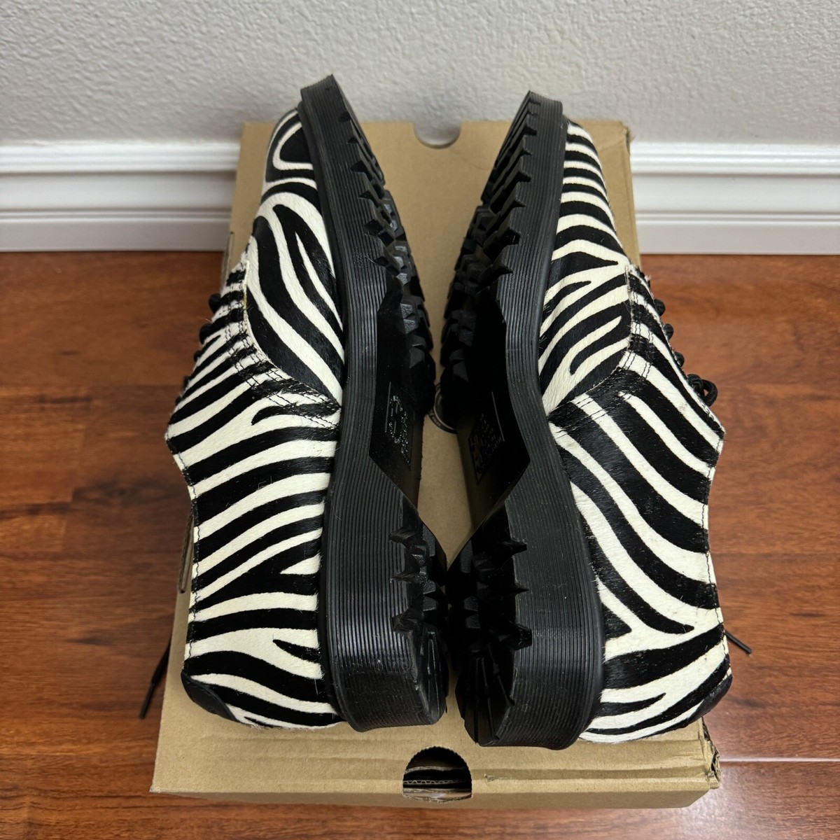 Supreme × Dr.Martens SPLIT TOE 5-EYE Supreme Dr. Martens Split Toe 5-Eye Shoe (SS21) - $178