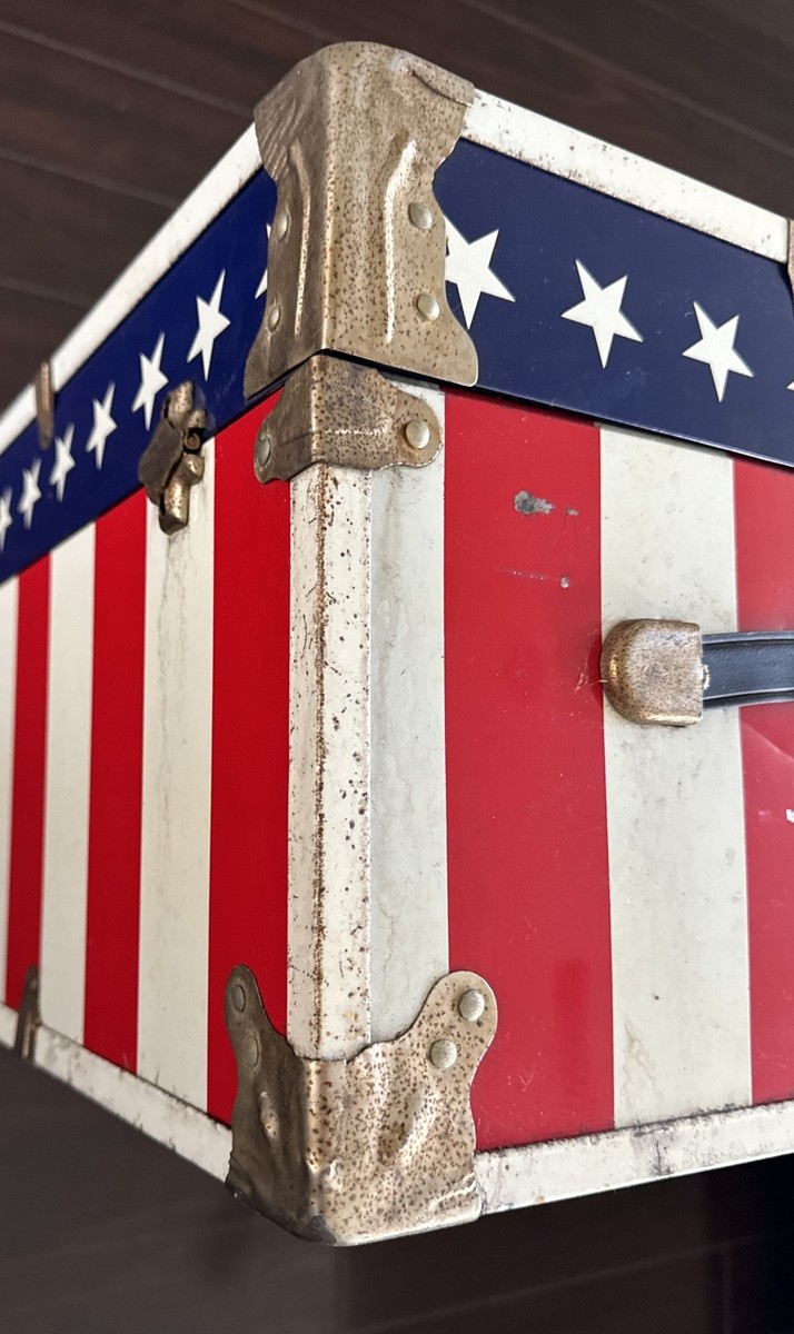 USA Team Trunk Locker 1983 Joshua Enterprises 30” L x 16” W x 12.5