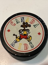 CANADA KIDS MASCOT VINTAGE TEAM CANADA INGLASCO OFFICIAL HOCKEY PUCK VERY RARE