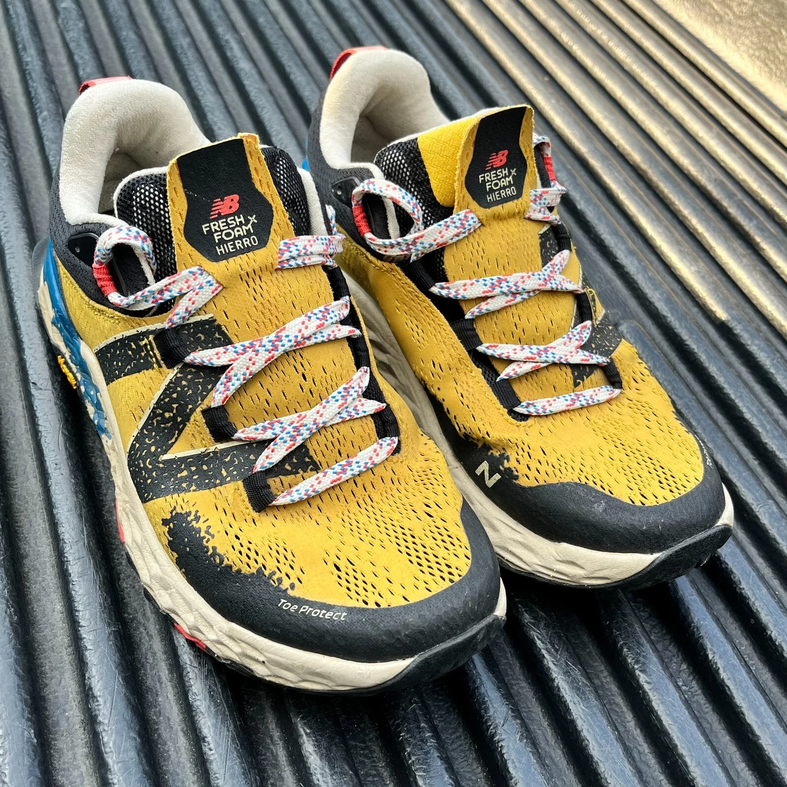 Taglia 7 New Balance Fresh Foam Hierro v5 Varsity oro blu