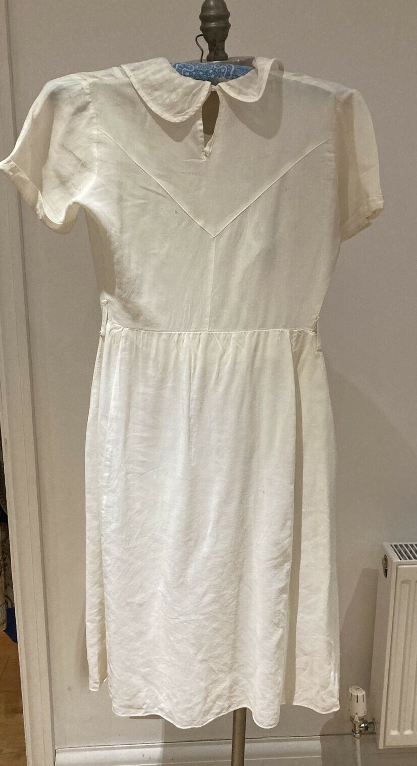 Vintage 1940s White Tea Dress, Blue Button Trim, 18" armpit to armpit approx 8