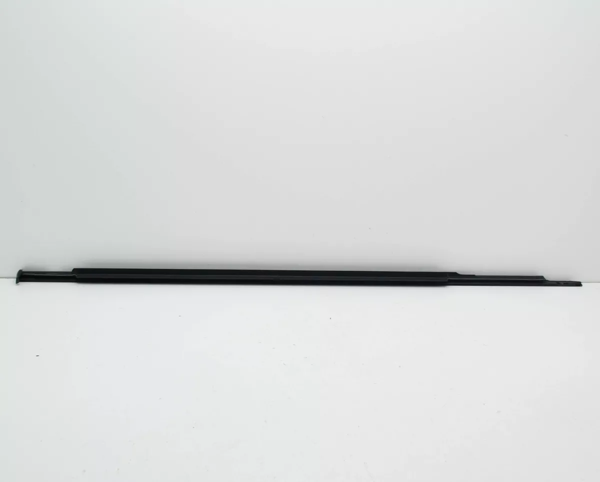 NEW BMW M5 F90 FRONT LEFT DOOR WINDOW STRIP 7404025 51337404025 