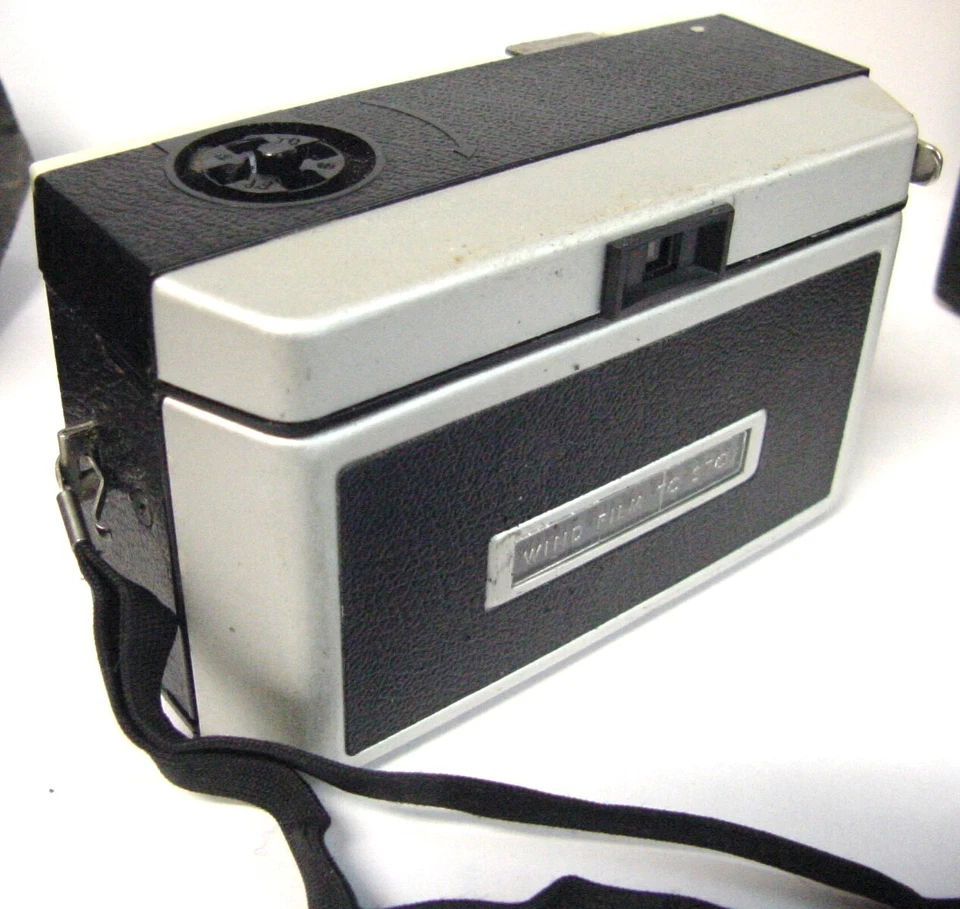 CAMERA KODAK INSTAMATIC 104 DANS SA BOITE 13 x 9 x 7 hauteur - Photo 4/4