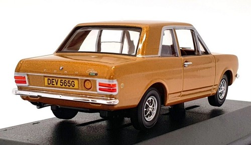 Vanguards escala 1/43 VA04119 - Ford Cortina MK2 doble cámara - oro ámbar - Imagen 2 de 6
