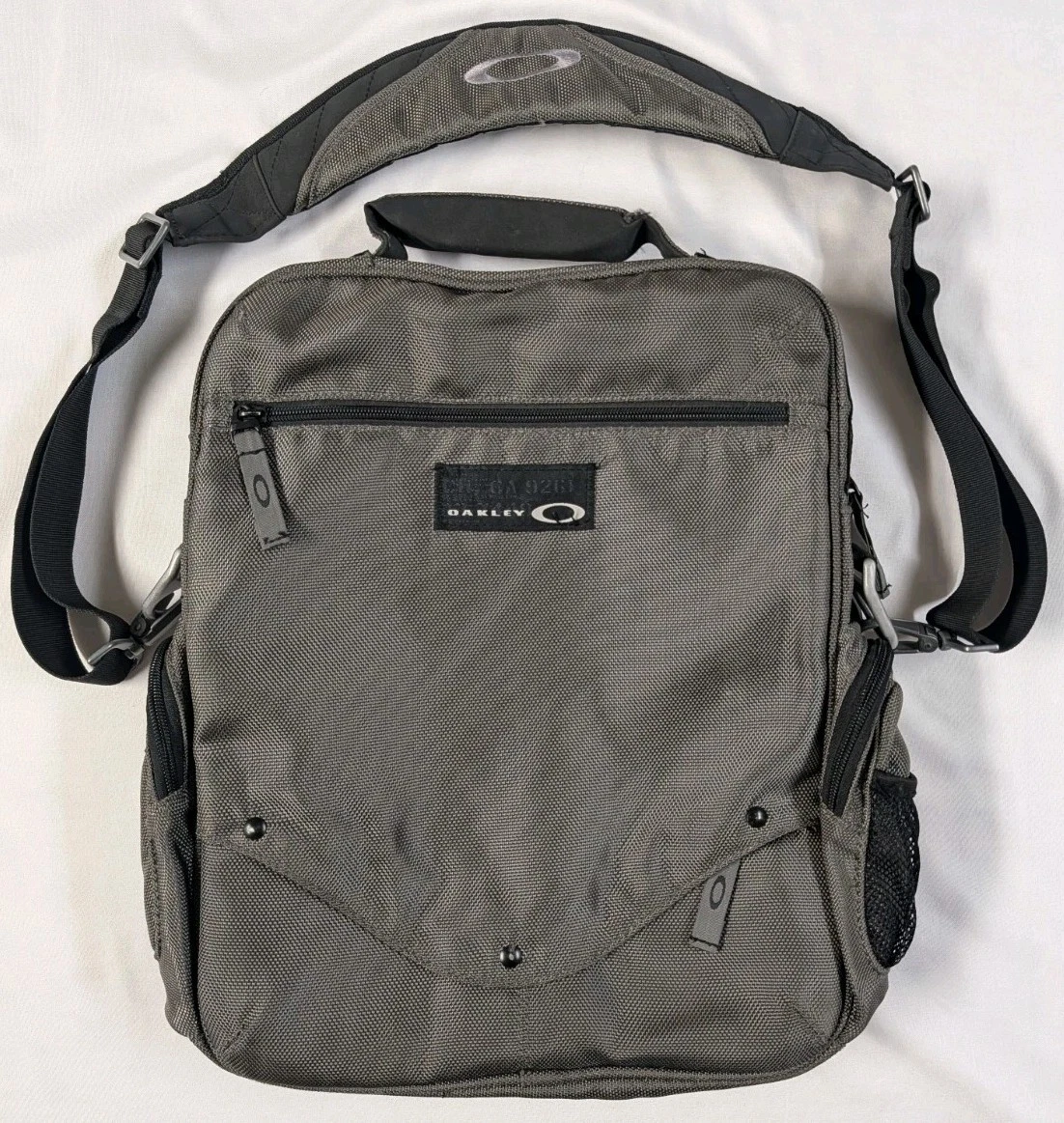 Preços baixos em Bolsa de laptop Oakley Masculino | eBay