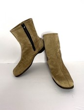 Boots women s read description Size 6.5 1958 Vintage Hushpuppies Brown Leather