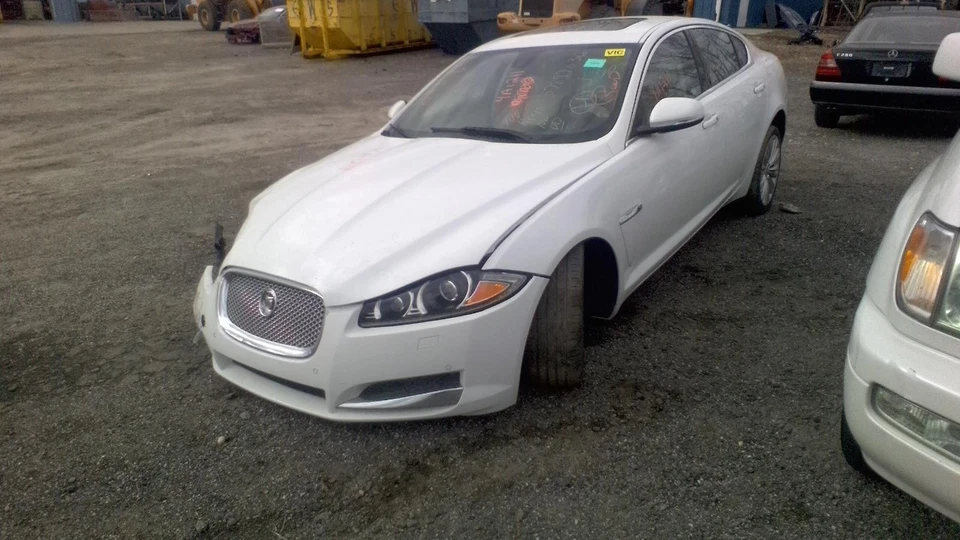 Guantera usada se adapta a: Jaguar Xf 2012 grado A Foto 2 de 4