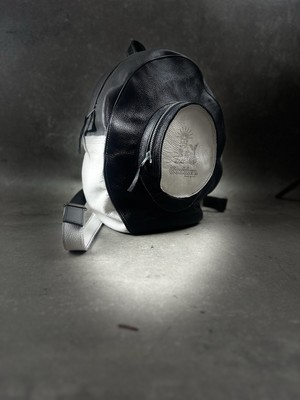 Rucksack in Hutform   Leder, dreifarbig   42 x 35 x 20 cm Designer