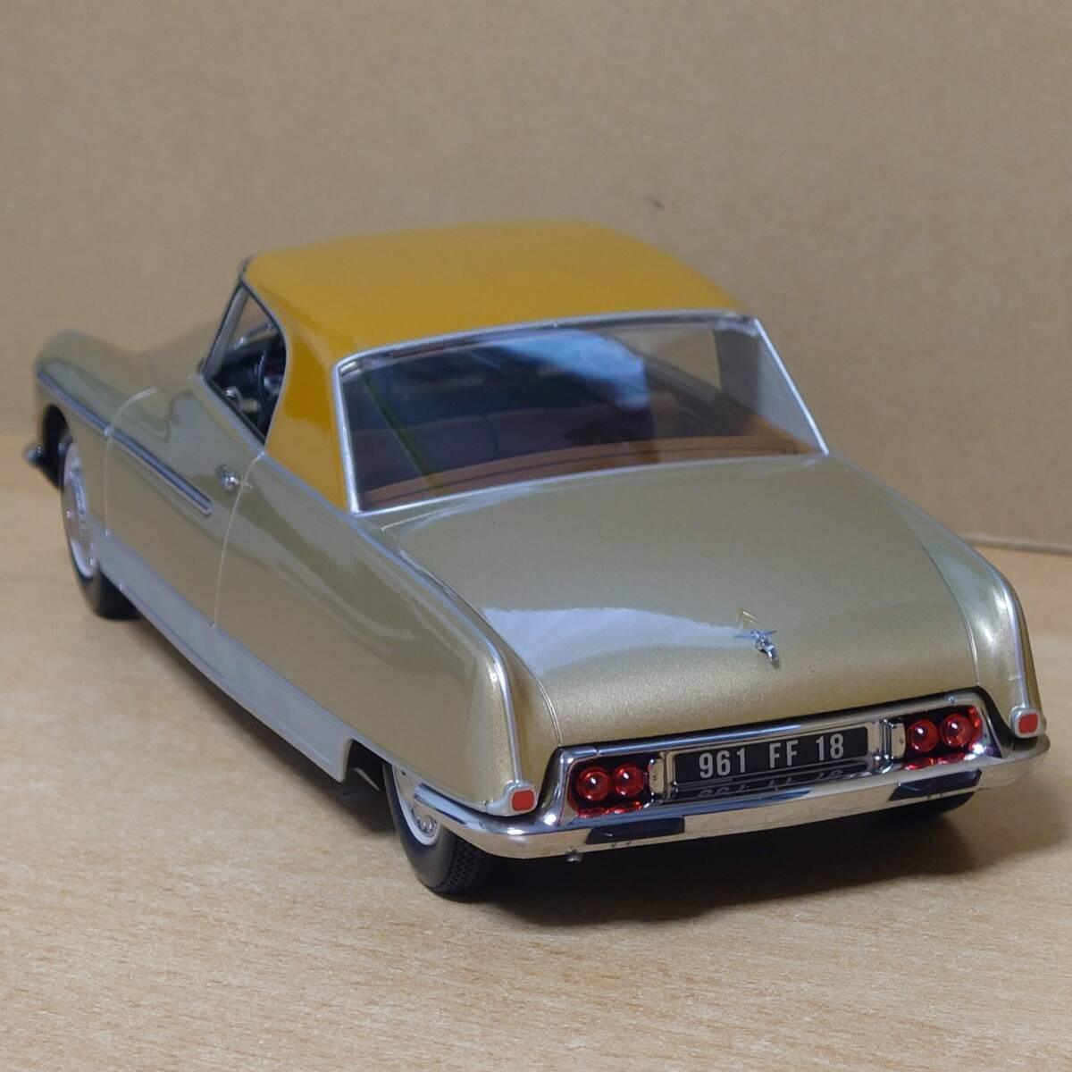 1/18 Citroen Ds19 Le Dandy 1964 Brown Ds 19 Norev Diecast 1/18 Citroen Ds19 Le Dandy 1964 Brown Ds 19 Norev Diecast