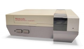NINTENDO ENTERTAINMENT SYSTEM NES-001 CLASSIC 1985 VIDEO GAME CONSOLE BUNDLE