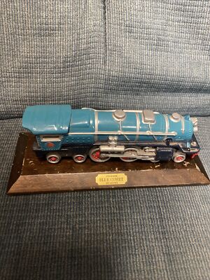AVON No. 400E 1931 BLUE COMET train locomotive By Lionel Bild A Loco W Wood Base