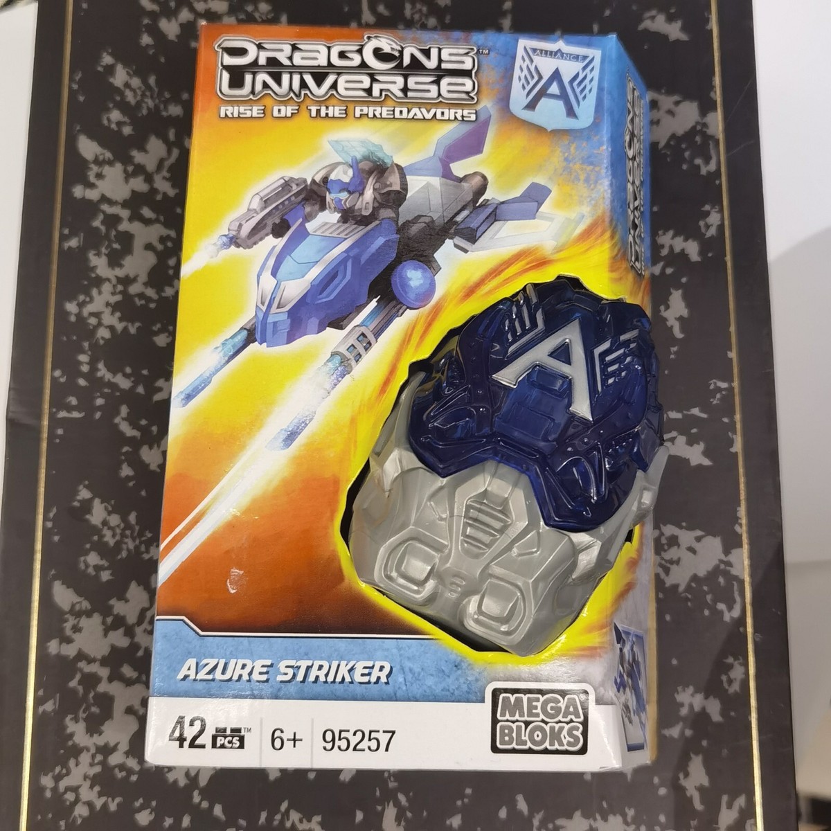 MEGA BLOKS DRAGONS UNIVERSE RISE OF THE PREDAVORS AZURE STRIKER