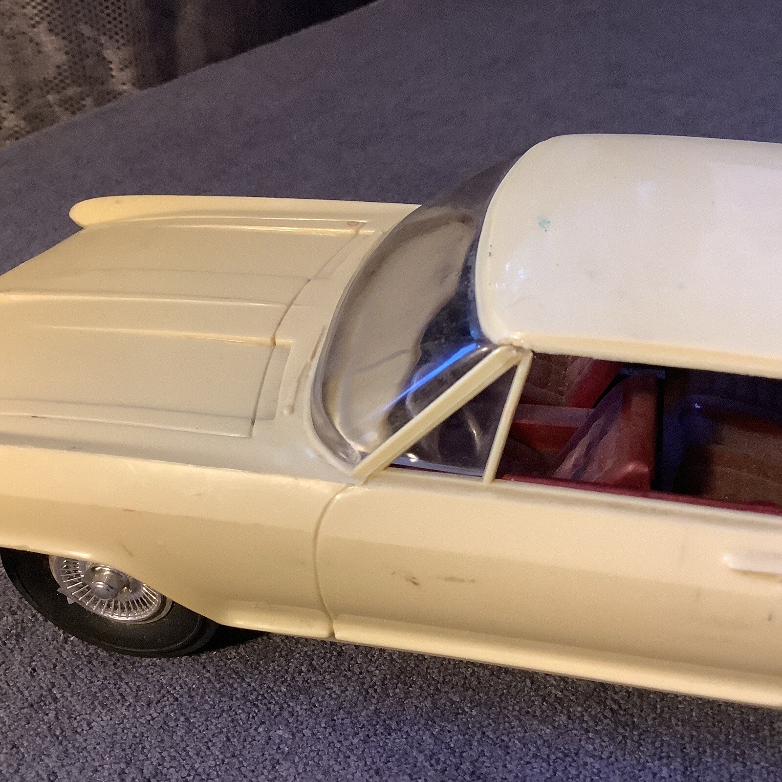 vintage cox gas powered car Buick Riviera Cream Color Untested 