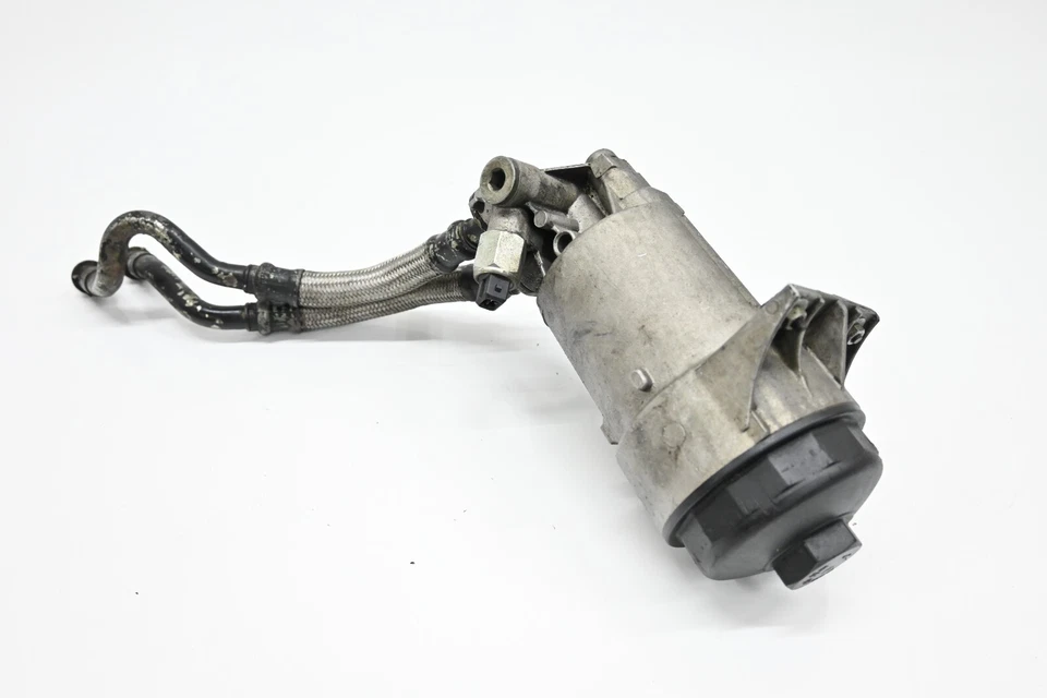 ⭐ Carcasa de filtro de aceite de motor BMW E39 E38 E53 con líneas de conexión de enfriador OEM Foto 4 de 4