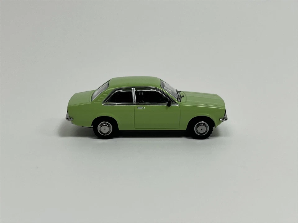 Opel Kadett Saloon 1973 Light Green 1:87 Scale Minichamps 870040104 - Image 3 of 4