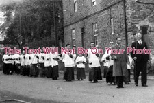 NT 64 -Rogation Day Procession, Grinley On The Hill, Nottinghamshire