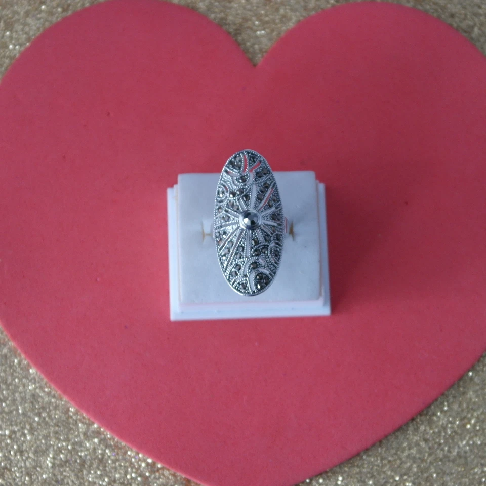 Hermoso anillo relleno de oro de 18 quilates con ónix y marcasita 5 tallas tamaño M1\2 y O Foto 2 de 4