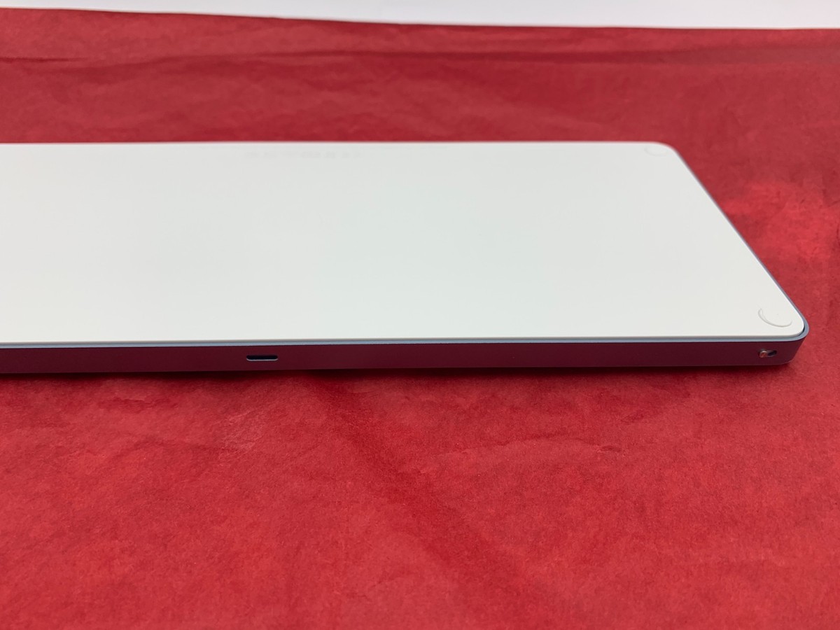 Apple Magic Keyboard A2449 Touch ID M1-4 CPU USB-c/Lightning Blue