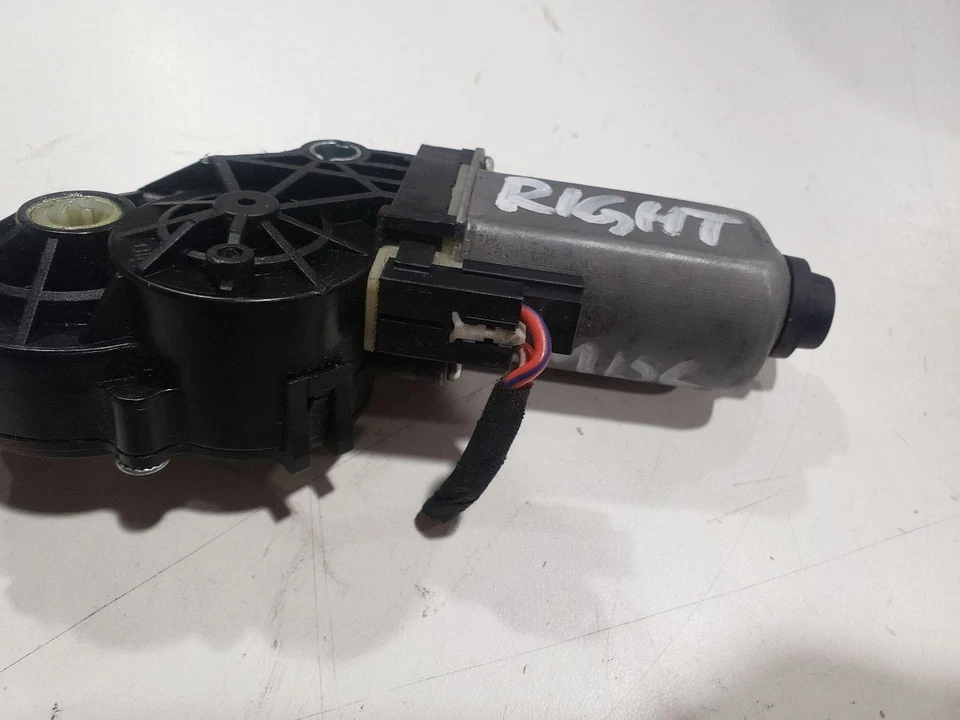 Right Convertible Top Motor - 2012 Smart ForTwo - 08-15 OEM 1036526 - Image 2 of 4