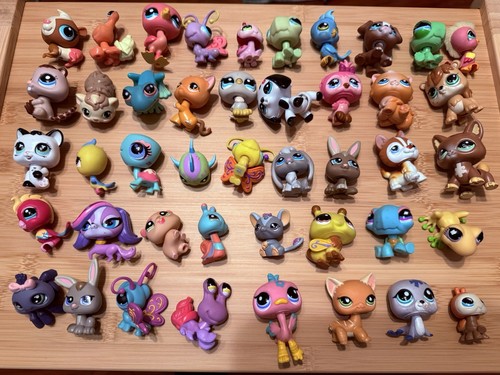 HUGE Lot Littlest Pet Shop LPS Plus Accessories And Playhouse