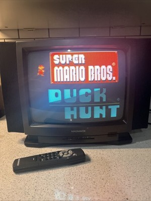 Vintage Magnavox 13  CRT TV RR1350 Retro Gaming 90s Unique W/remote