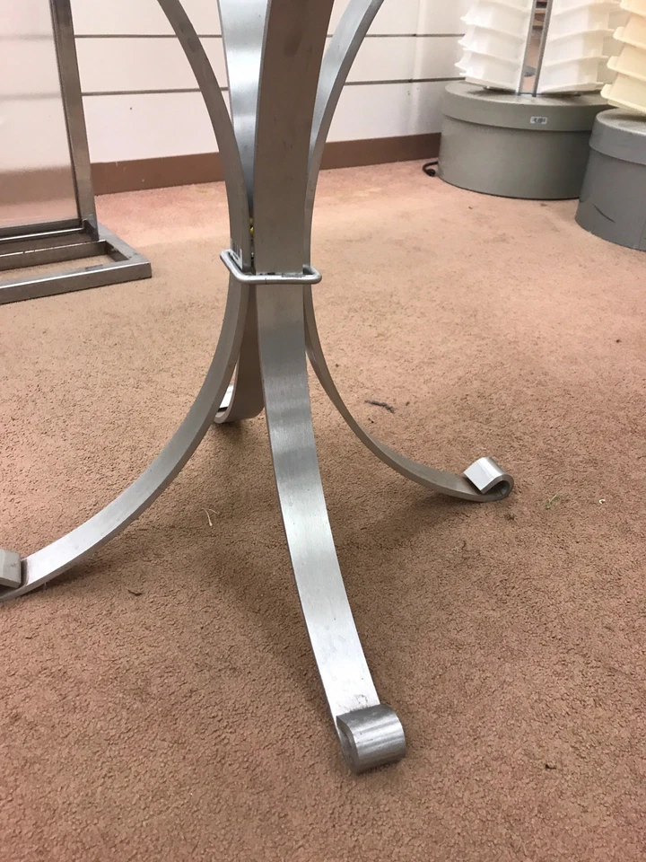 Mesa de comedor moderna vintage BORSANI Mid Century de acero inoxidable Stow Davis Foto 3 de 4